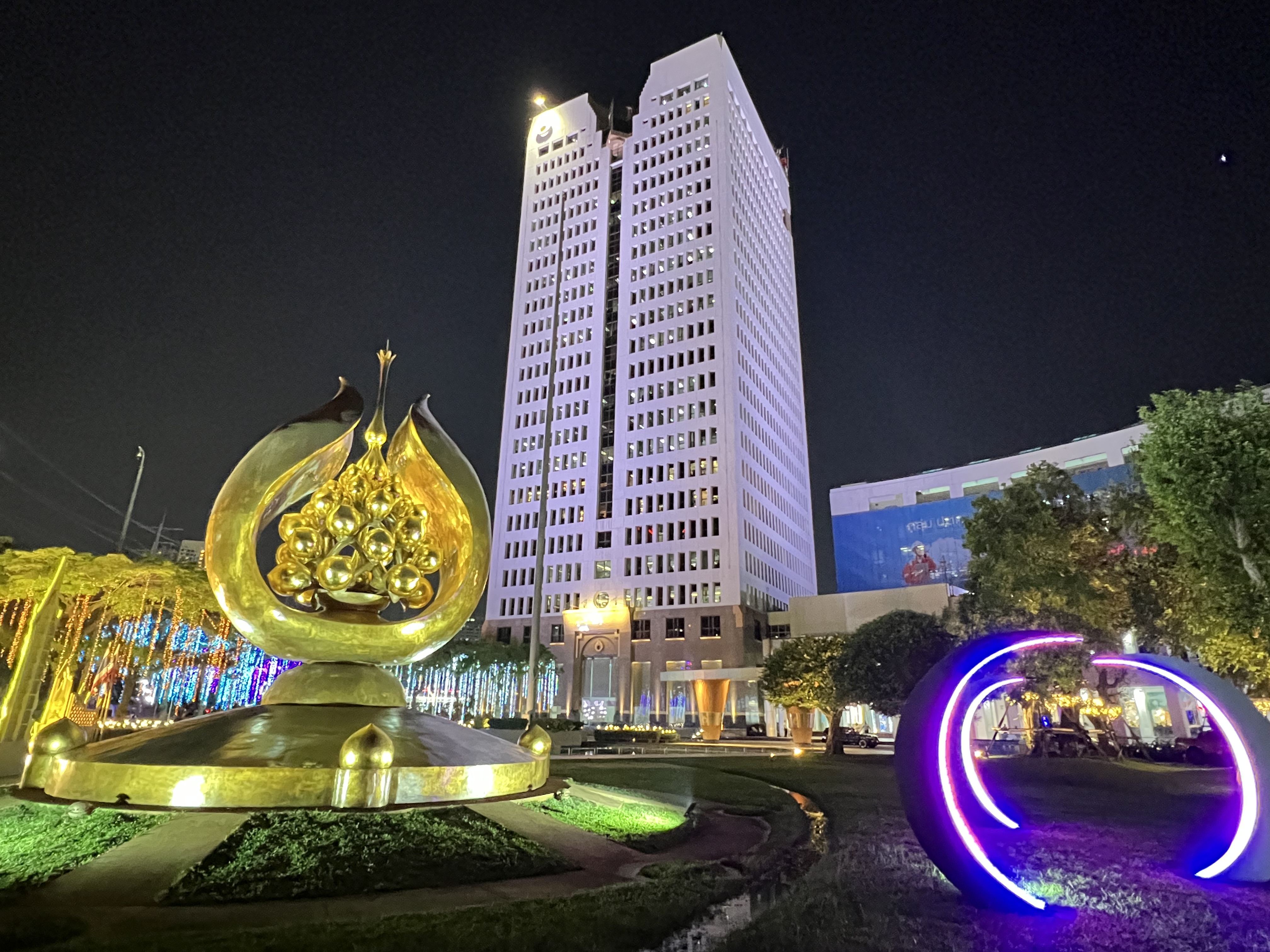 ไฟตกแต่งเทศกาลปีใหม่ 2025 @ ปตท สำนักงานใหญ่ถนนวิภาวดี