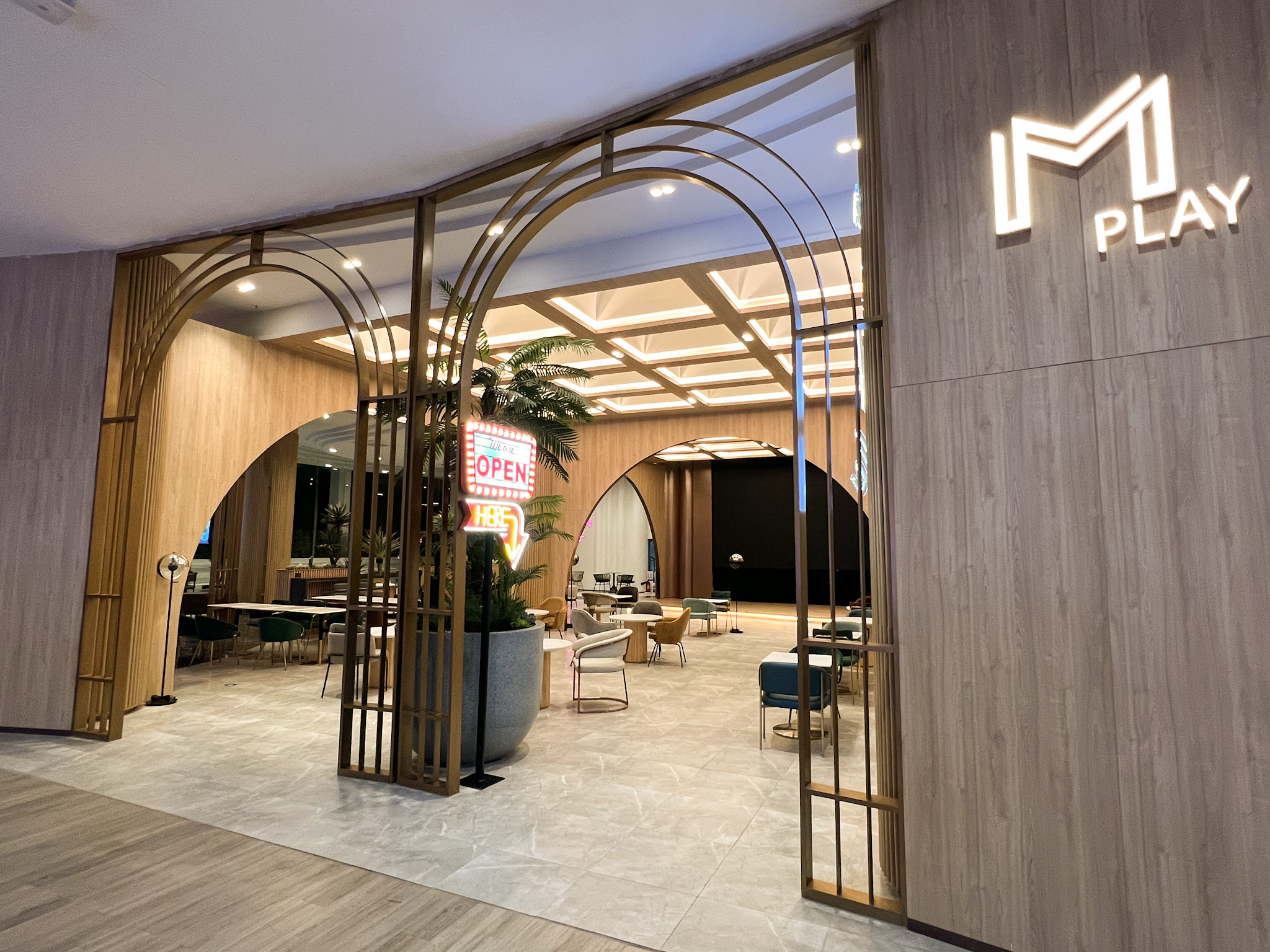 M PLAY co working space (Major Ekamai)